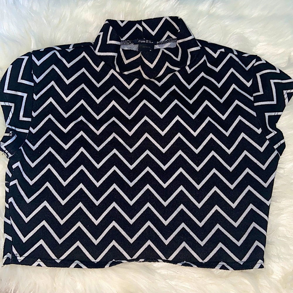 Rue 21 Crop top😍
